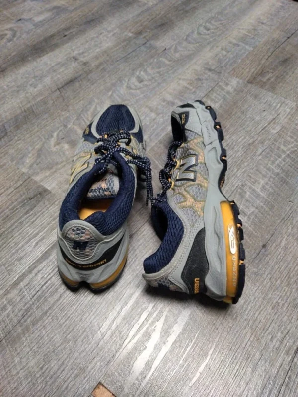 New Balance 810 Abzorb EX Tan running/sports Shoes Women All Terrain