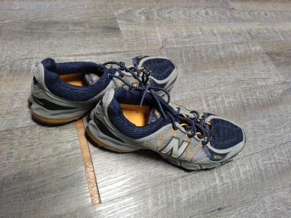 New Balance 810 Abzorb EX Tan running/sports Shoes Women All Terrain